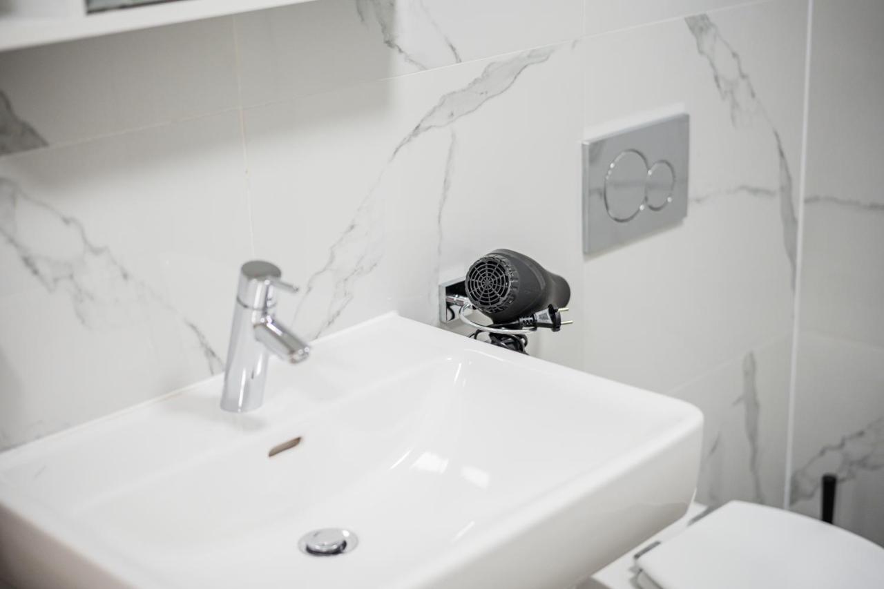Modern Central City Rooms Wenen Buitenkant foto